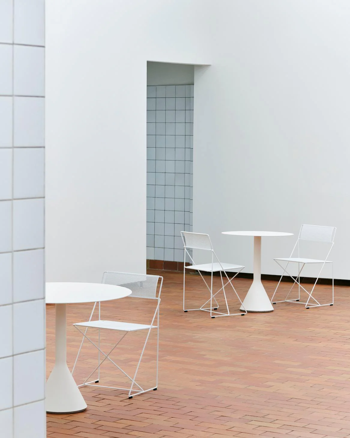Palissade Cone Table Round 70, Cream White - HAY - Image 3