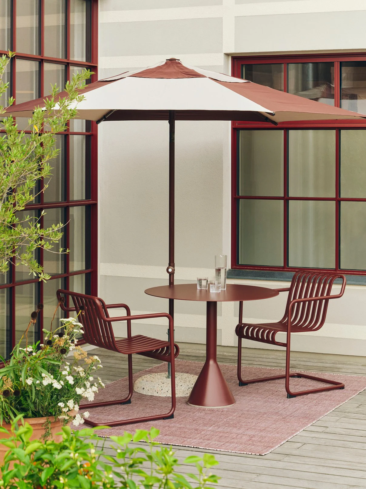 Palissade Cone Table Round 70, Iron Red - HAY - Image 4