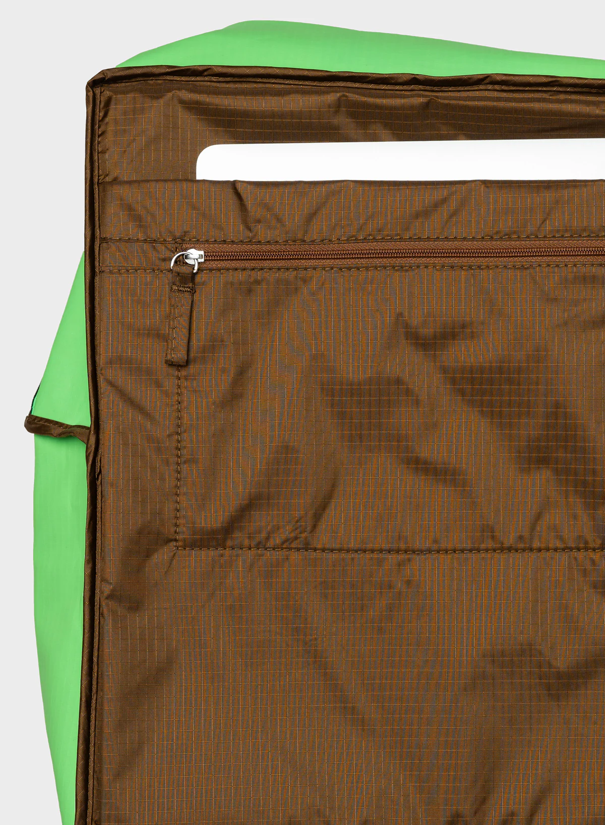The New Tote Bag Greenscreen & Hazel Medium - Image 4